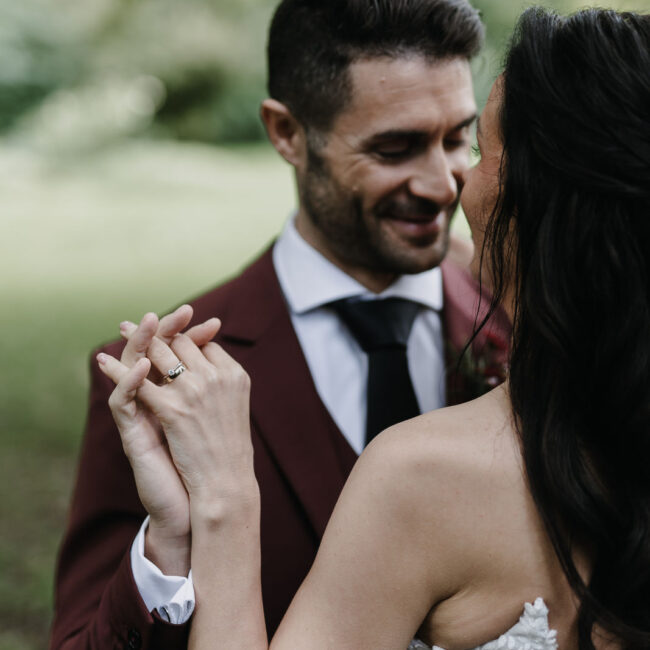 Braut und Bräutigam tanzend